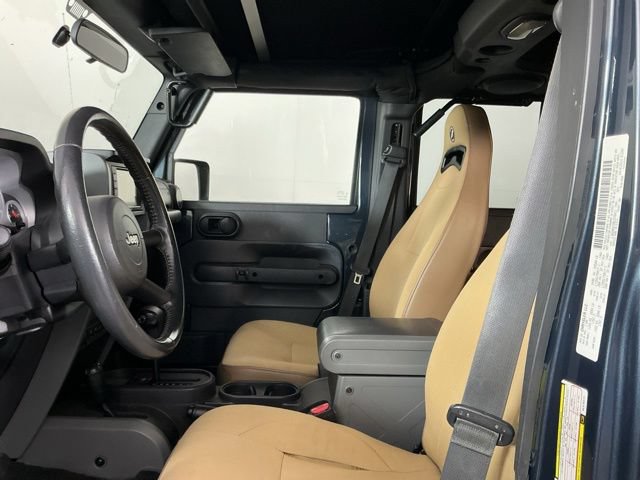 Used 2008 Jeep Wrangler Unlimited Rubicon w/ Dual Top Group AWD/4WD image 10