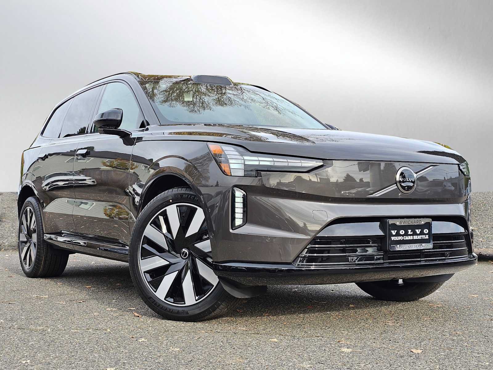 New 2025 Volvo EX90 Plus w/ Protection Package Premier AWD/4WD image 1