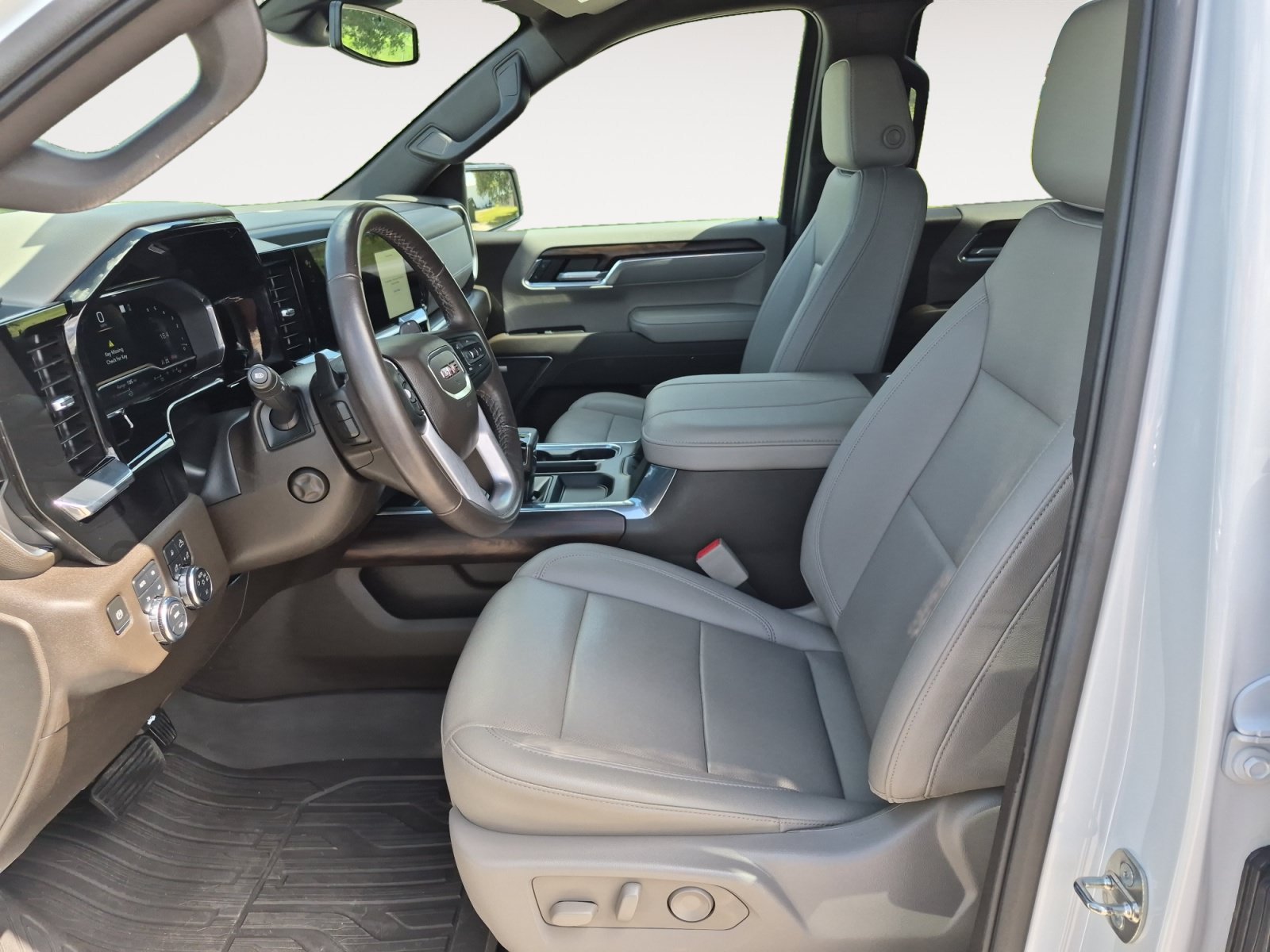 Used 2023 GMC Sierra 1500 SLT AWD/4WD image 23
