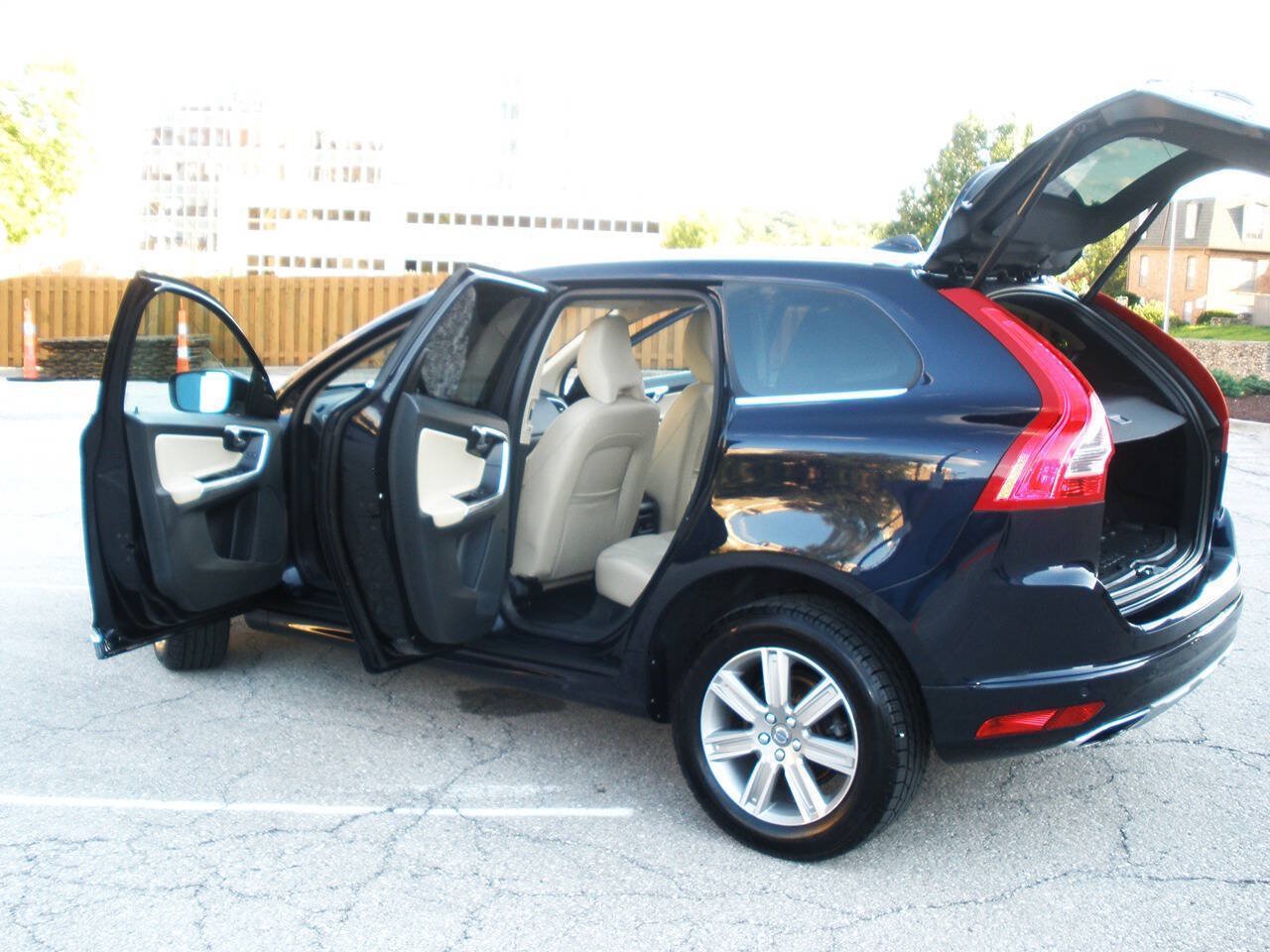 Used 2016 Volvo XC60 T6 Platinum w/ Protection Package AWD/4WD image 24