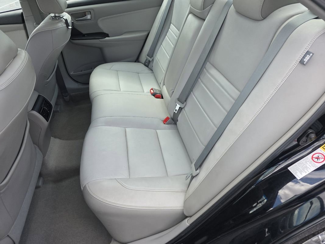 Used 2015 Toyota Camry XLE image 12