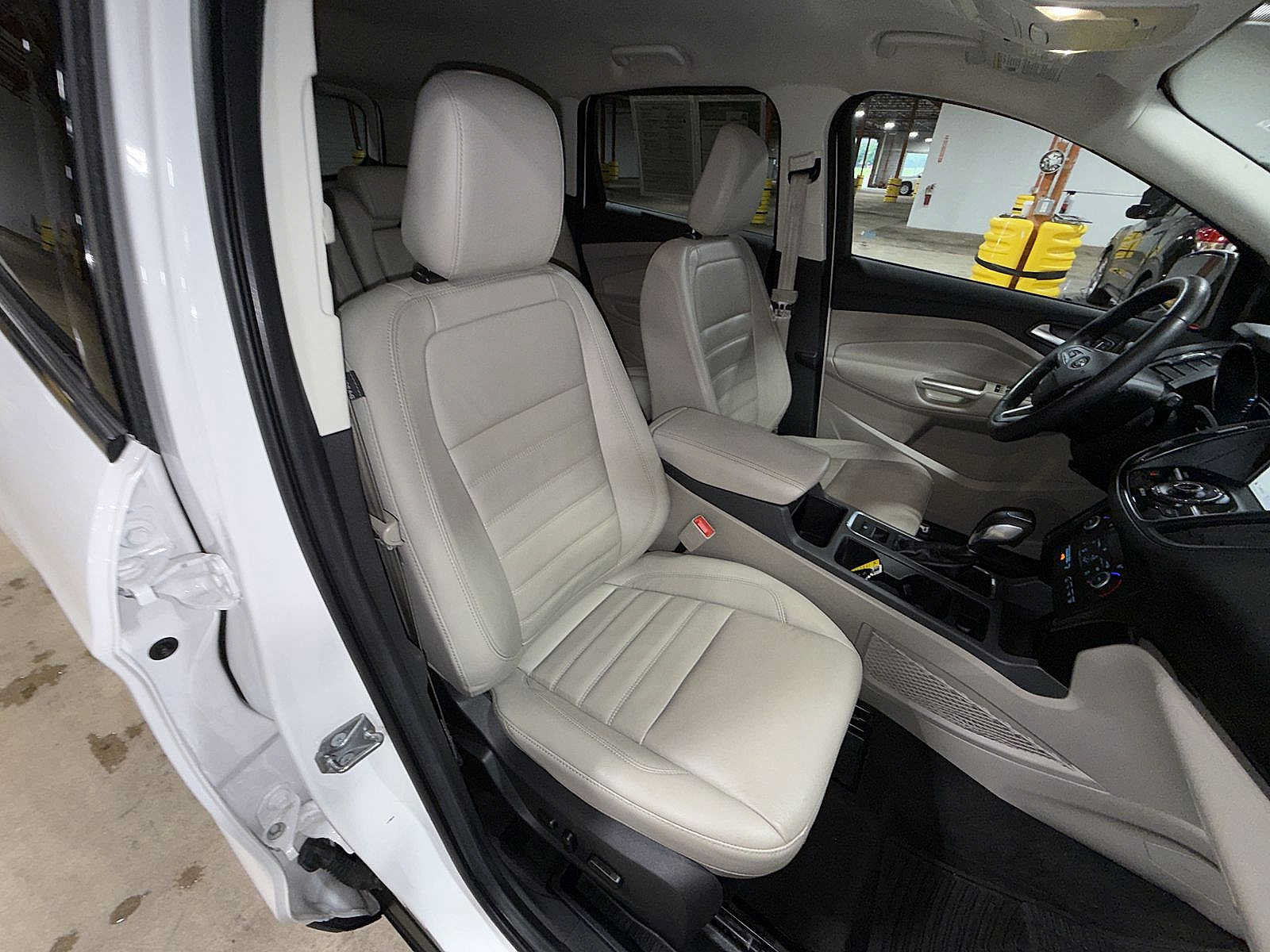 Used 2018 Ford Escape Titanium w/ Ford Safe & Smart Package AWD/4WD image 16