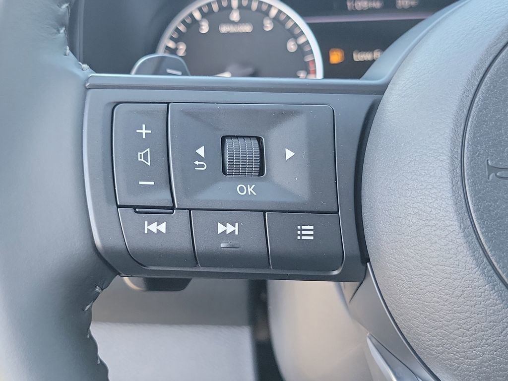 New 2025 Nissan Pathfinder SL AWD/4WD image 5