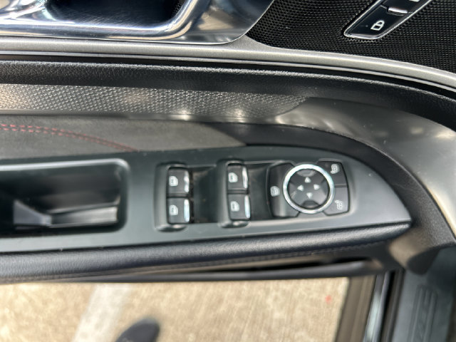 Used 2018 Ford Explorer XLT w/ Equipment Group 202A FWD image 22
