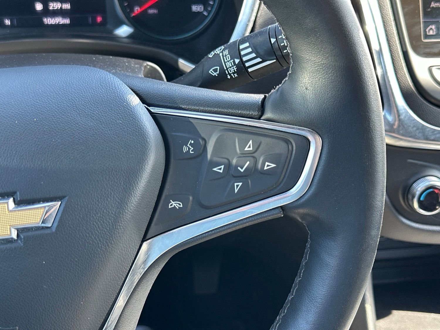 Used 2024 Chevrolet Equinox LT AWD/4WD image 29