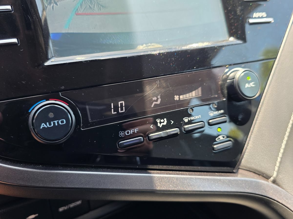 Used 2019 Toyota Camry SE FWD image 35