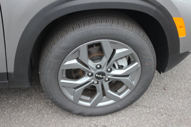 Used 2025 Kia Seltos LX AWD/4WD image 35