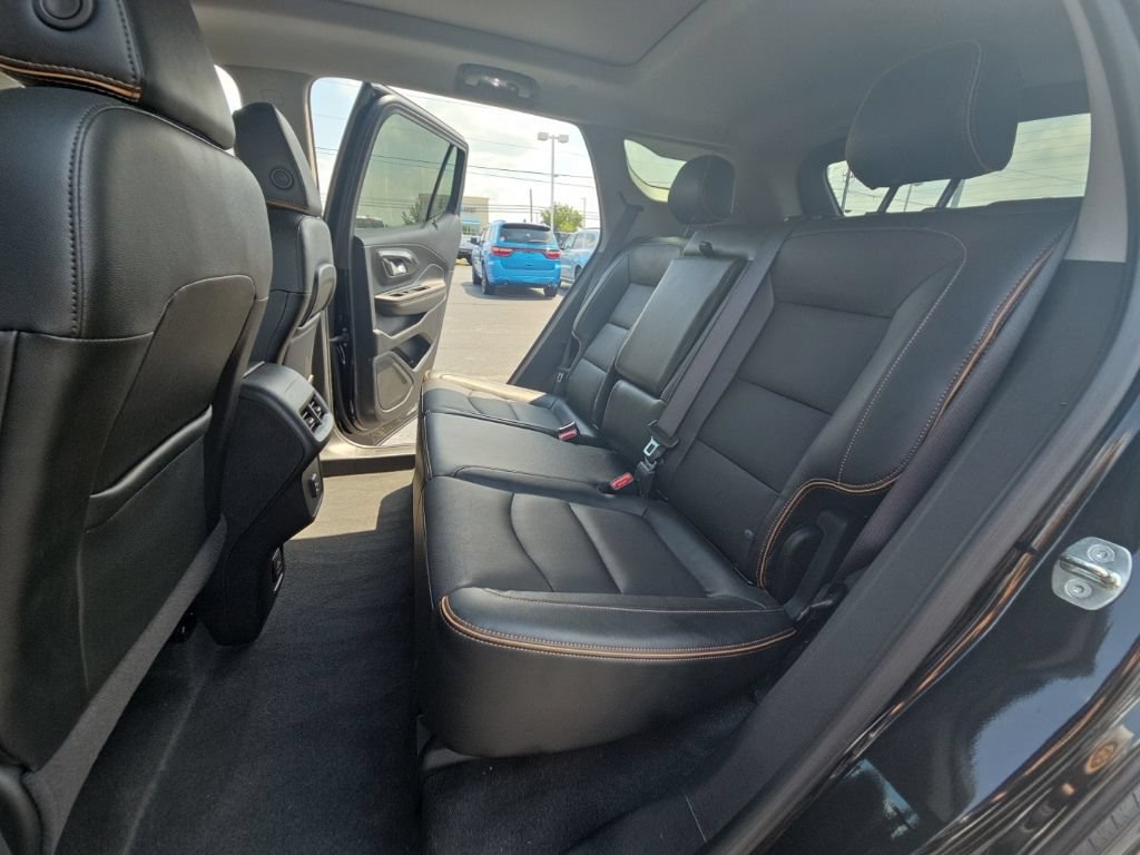 Used 2023 GMC Terrain AT4 w/ Tech Package AWD/4WD image 30