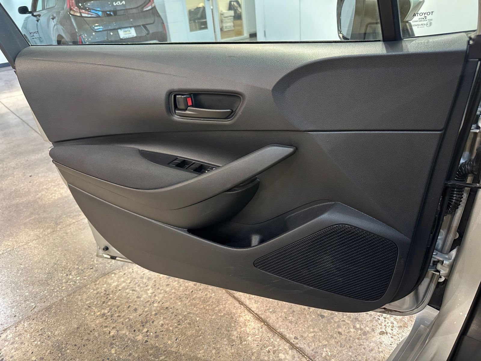 Used 2025 Toyota Corolla LE image 18