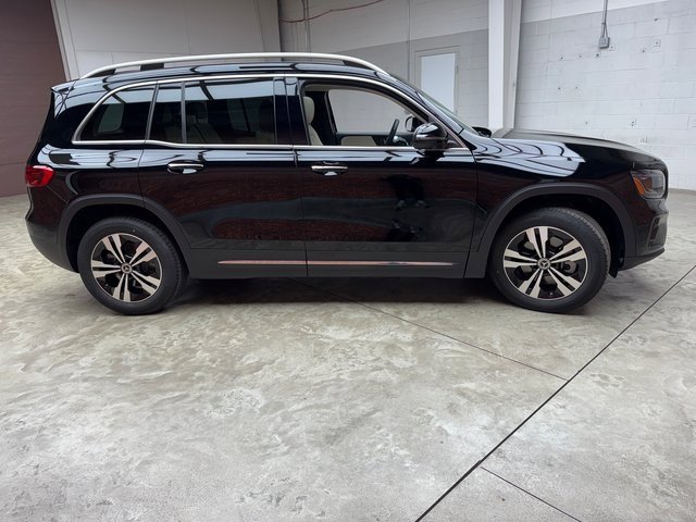 Used 2025 Mercedes-Benz GLB 250 4MATIC image 6