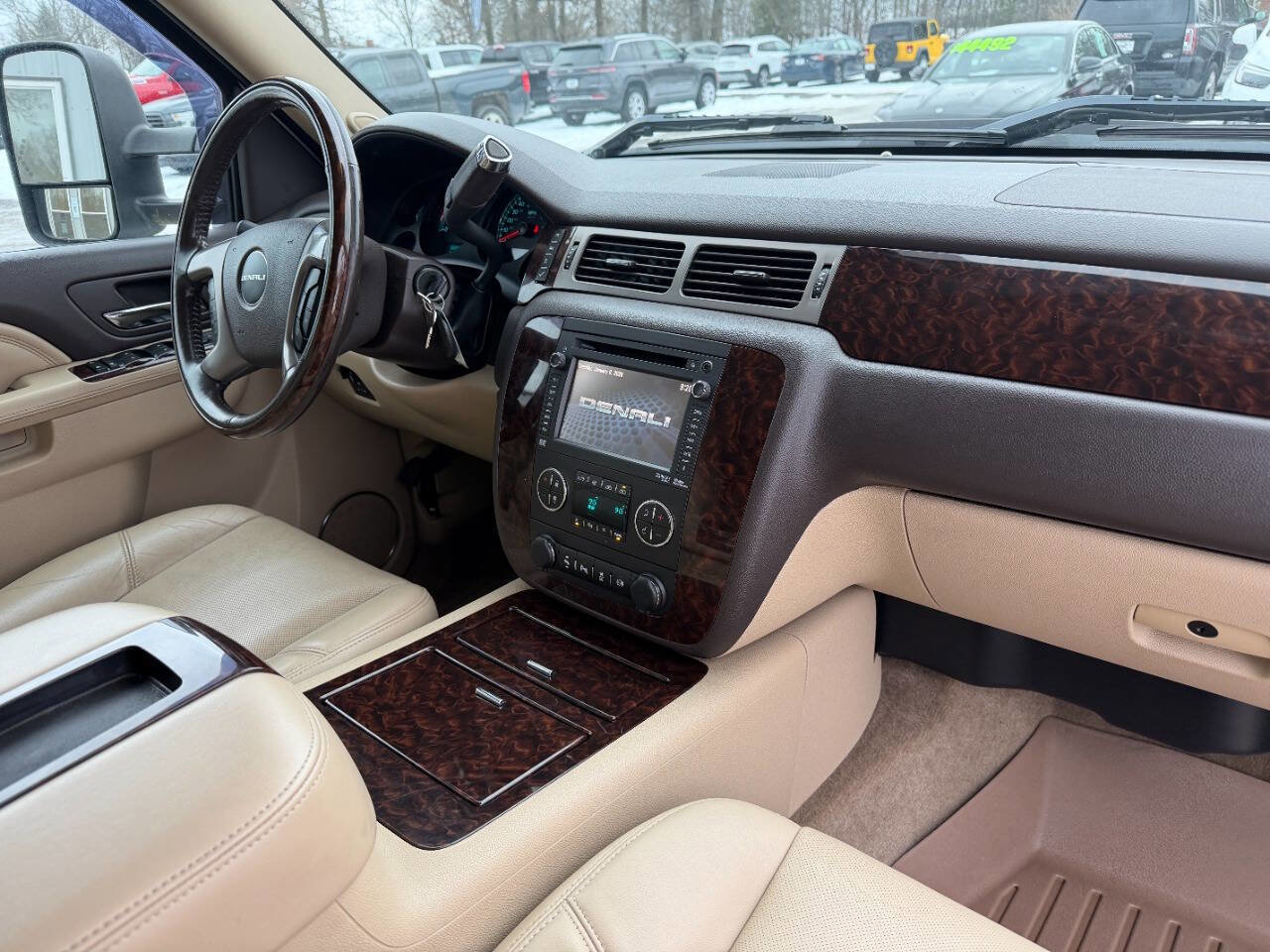 Used 2013 GMC Sierra 2500 Denali w/ Suspension Package, Off-Road image 16