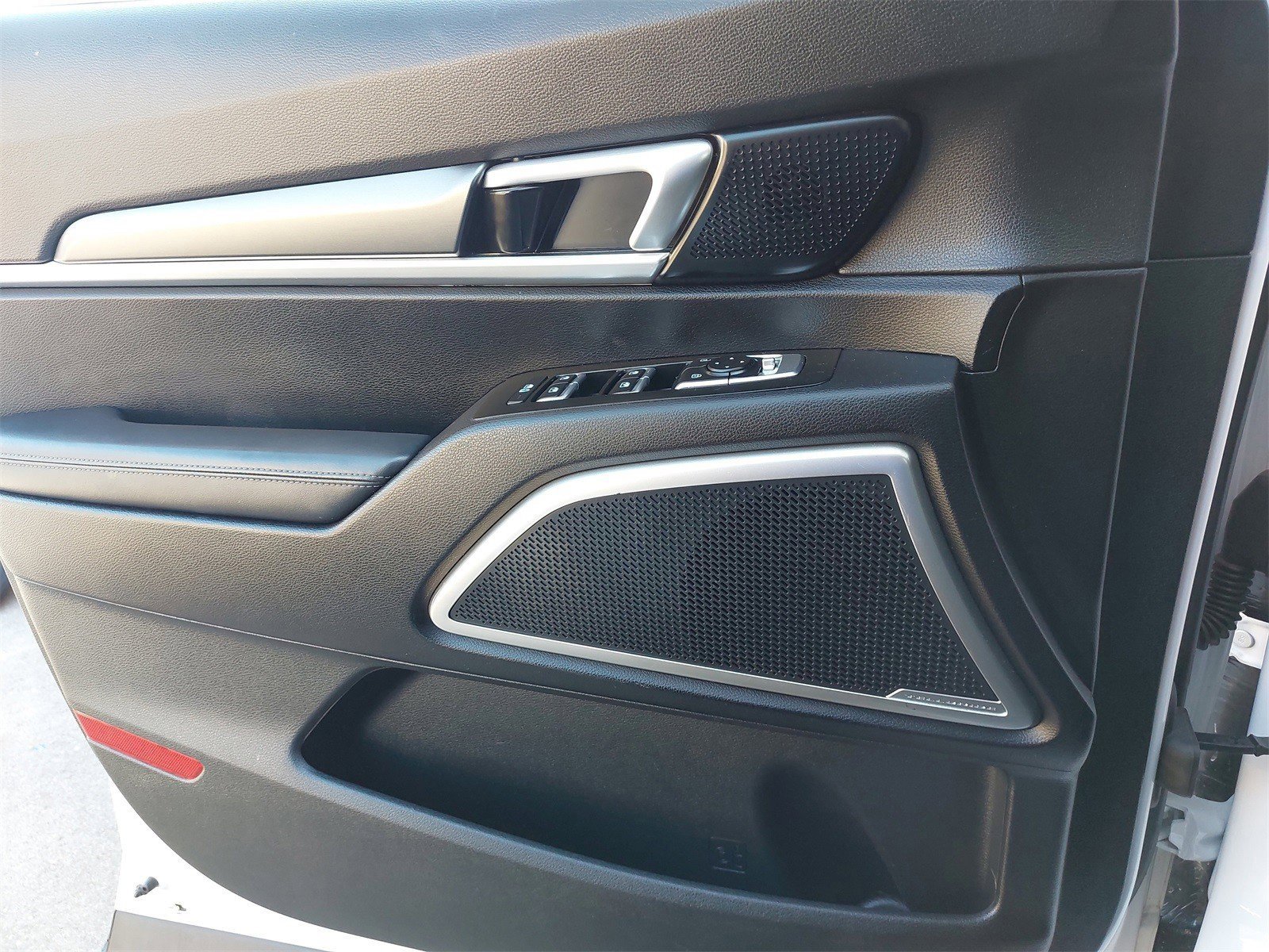 Certified 2022 Kia Telluride LX image 34