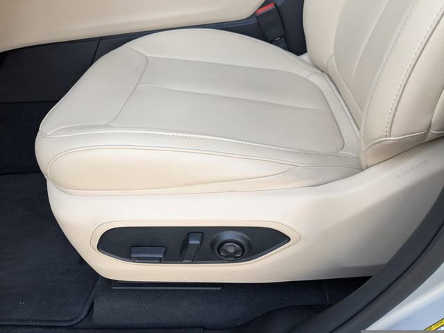 Used 2025 Jeep Grand Cherokee Limited image 23