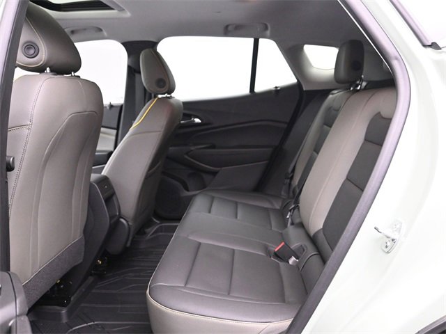 Used 2025 Chevrolet Trax ACTIV w/ Sunroof Package image 23