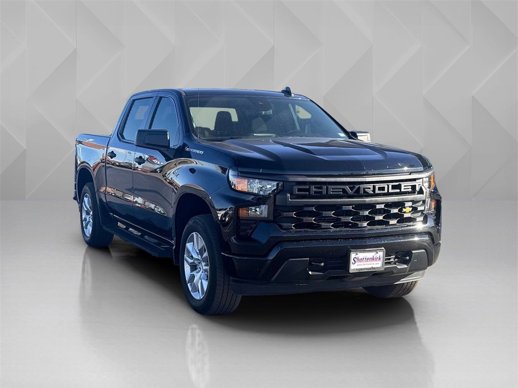 Used 2023 Chevrolet Silverado 1500 Custom image 3