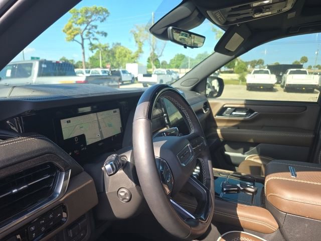 Used 2025 GMC Yukon Denali Ultimate image 11