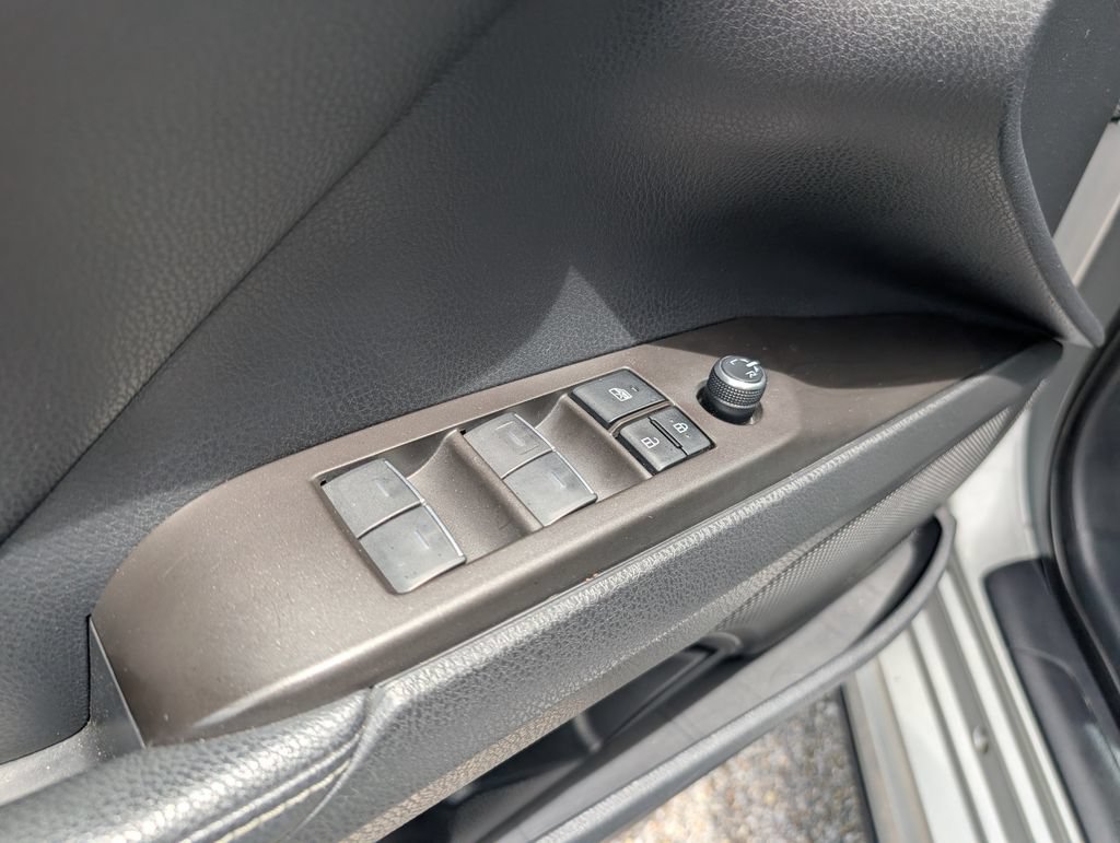 Used 2023 Toyota Camry XSE FWD image 9