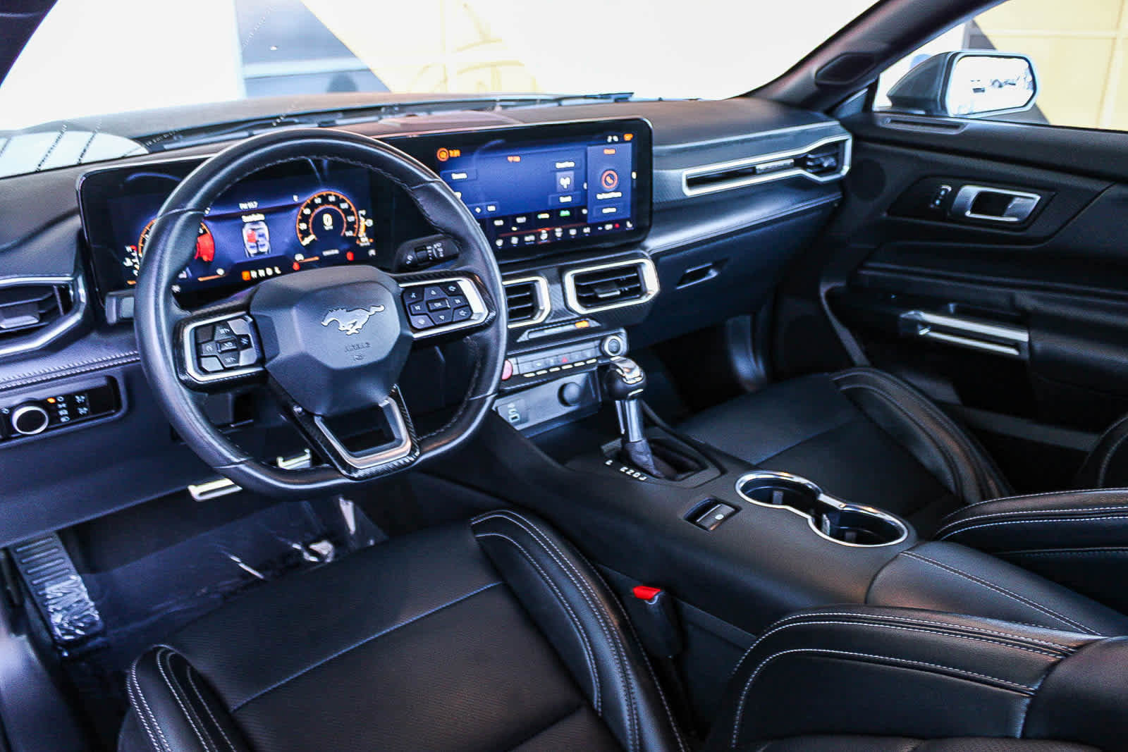 Used 2025 Ford Mustang Premium RWD image 12