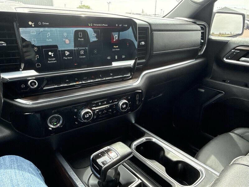 Used 2023 GMC Sierra 1500 SLT w/ SLT Convenience Package AWD/4WD image 34
