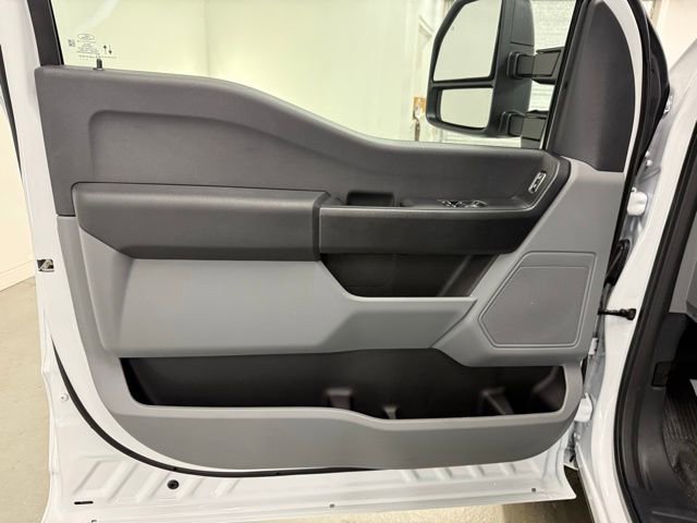 New 2026 Ford F250 XL w/ XL Chrome Package image 10