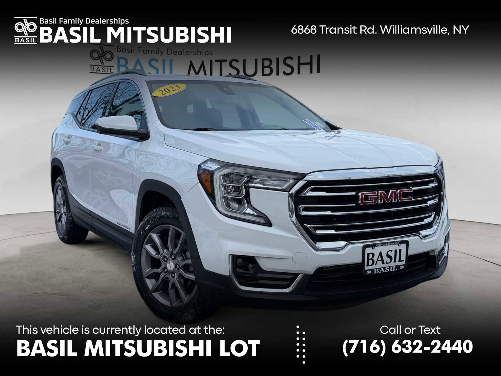 Used 2023 GMC Terrain SLT image 1