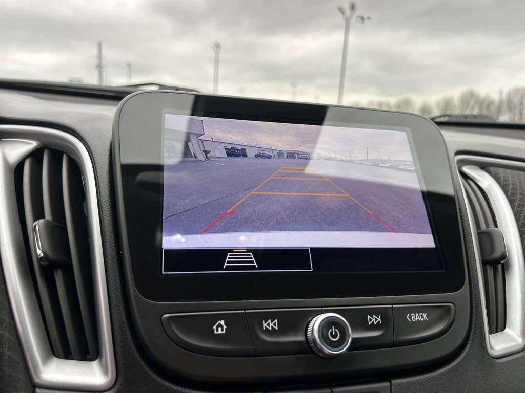 Used 2025 Chevrolet Malibu LT image 24