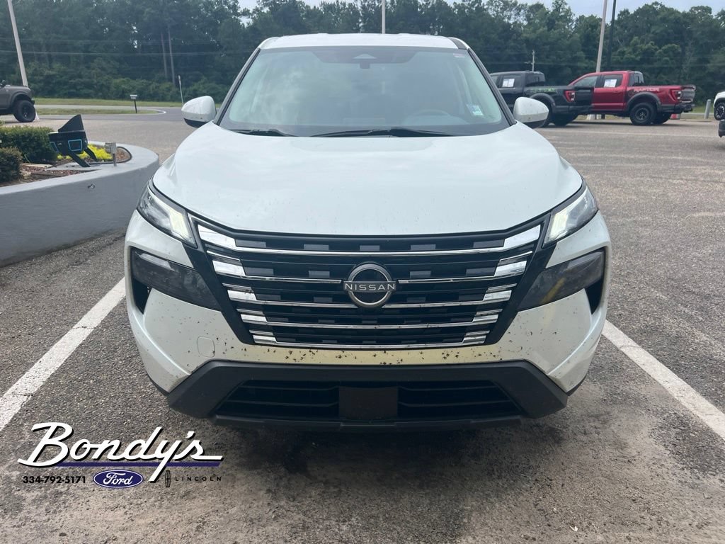 Used 2024 Nissan Rogue SV AWD/4WD image 3