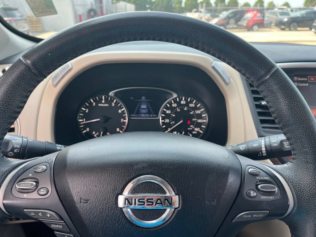 Used 2017 Nissan Pathfinder Platinum FWD image 22