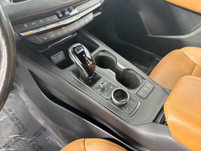 Used 2020 Cadillac XT4 Premium Luxury w/ Sun And Sound Package AWD/4WD image 17