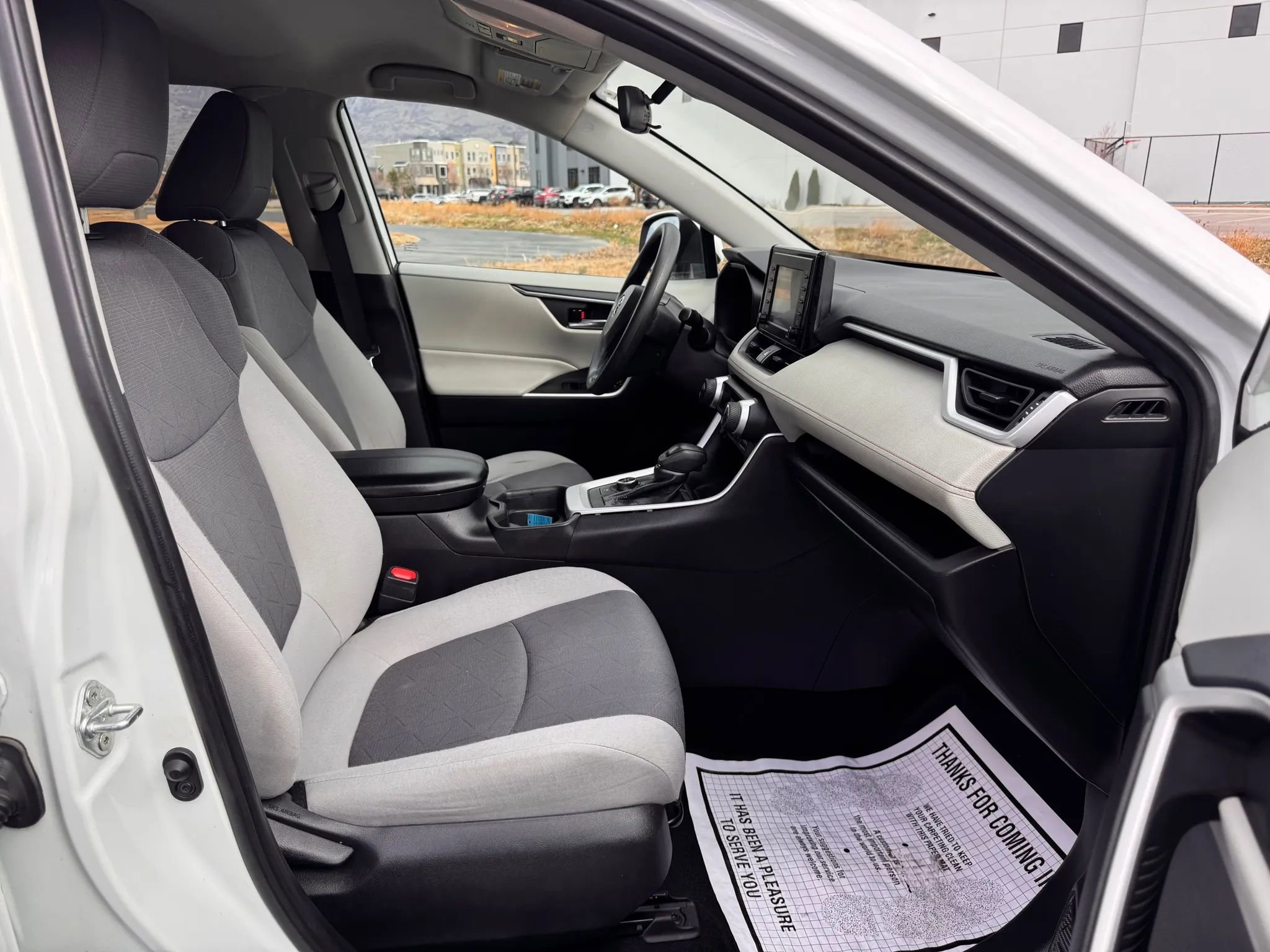 Used 2021 Toyota RAV4 XLE w/ Carpet Mat Package (TMS) image 15