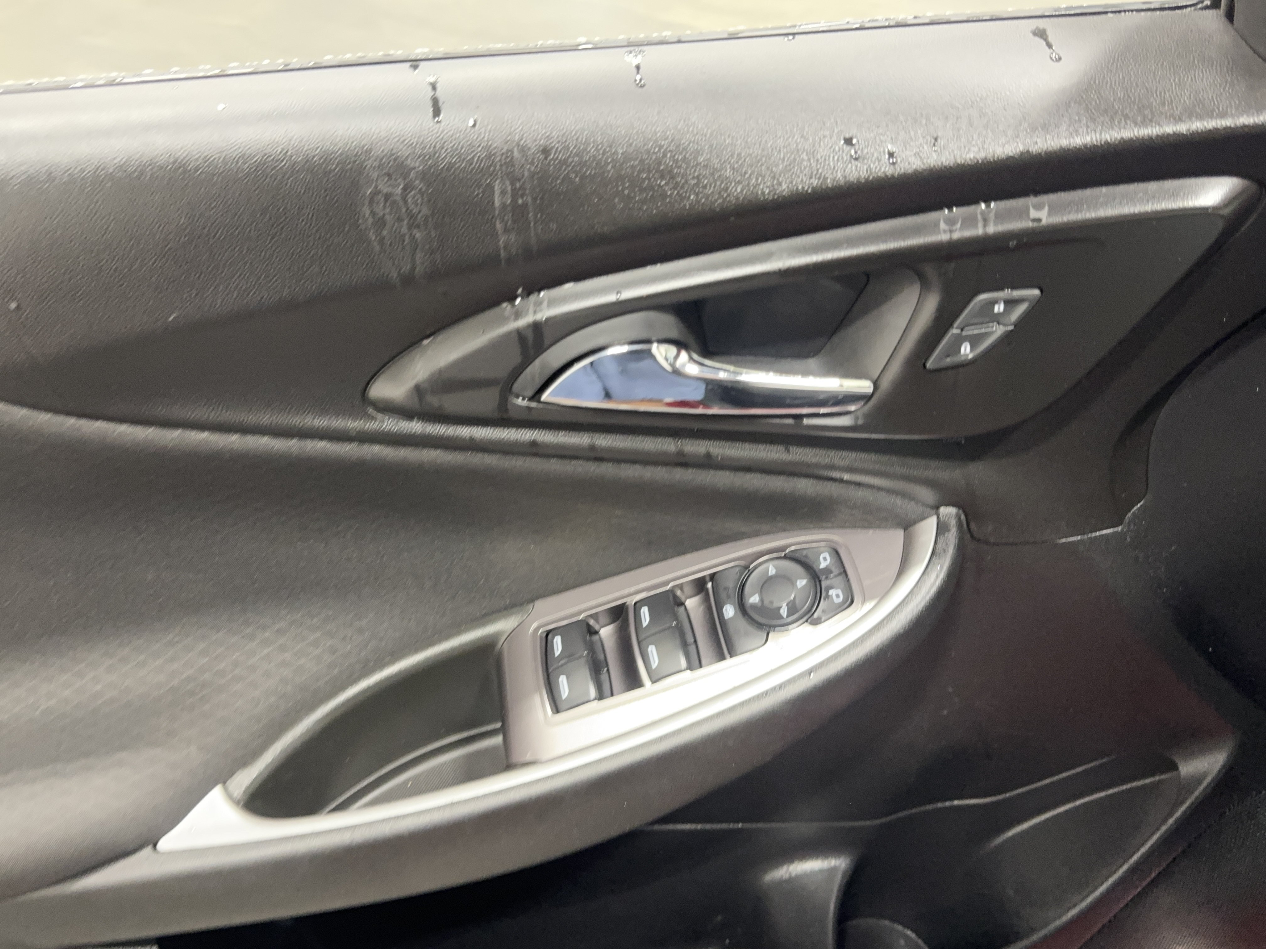 Used 2021 Chevrolet Malibu RS FWD image 17