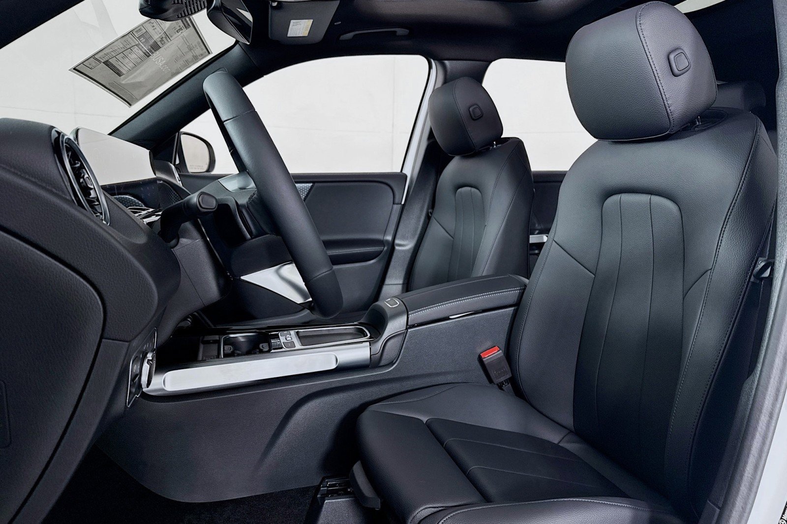 New 2026 Mercedes-Benz GLB 250 image 16