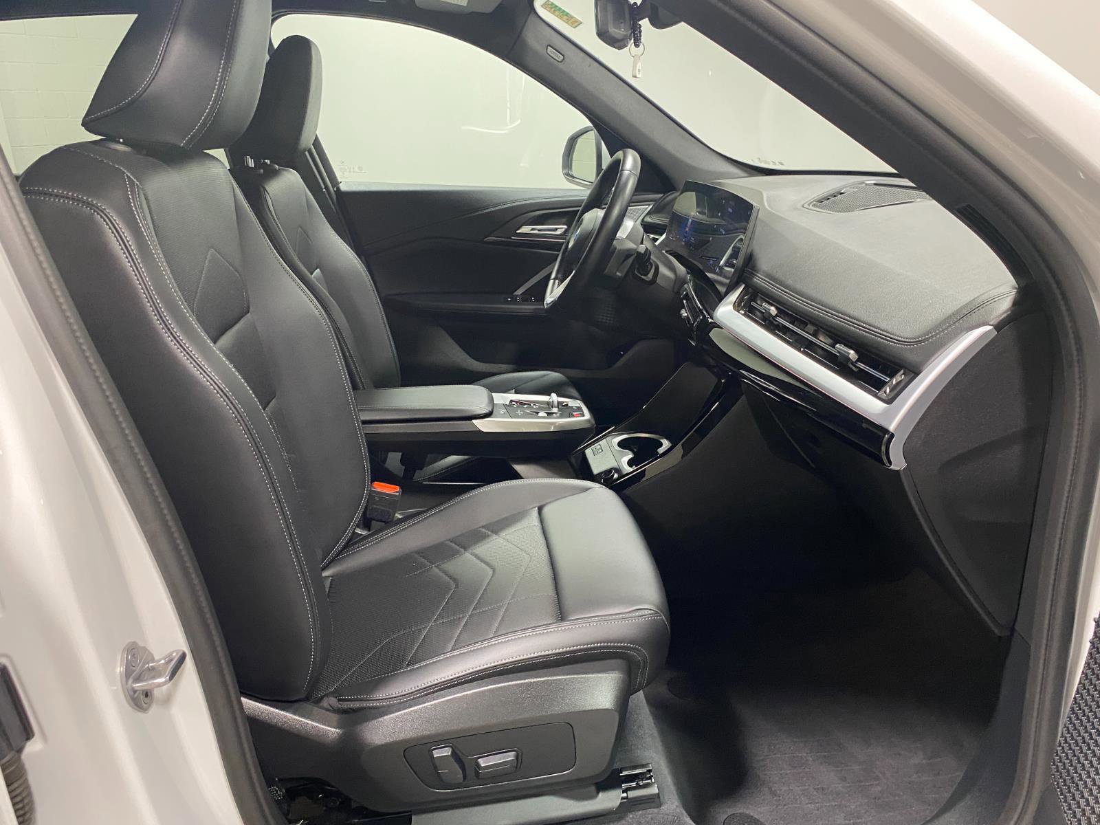 Certified 2025 BMW X1 xDrive28i w/ Convenience Package image 18