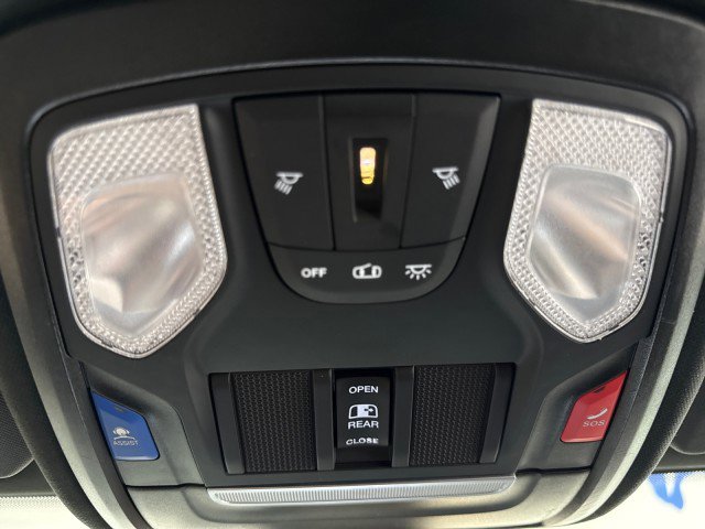 Used 2024 RAM 2500 Tradesman w/ Chrome Appearance Group AWD/4WD image 23