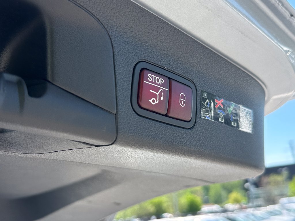 Used 2025 Mercedes-Benz GLS 450 4MATIC image 23
