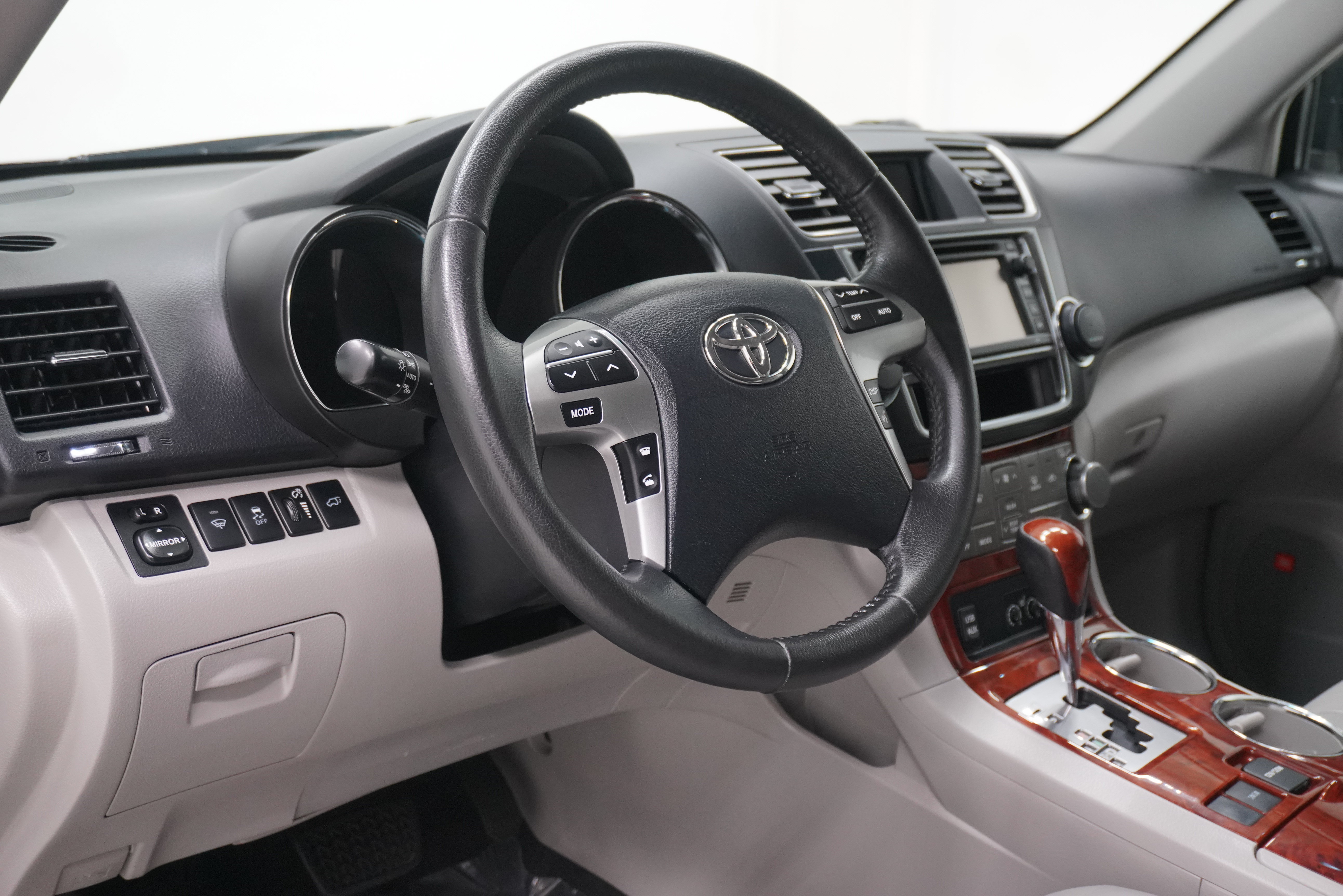 Used 2013 Toyota Highlander Limited FWD image 10