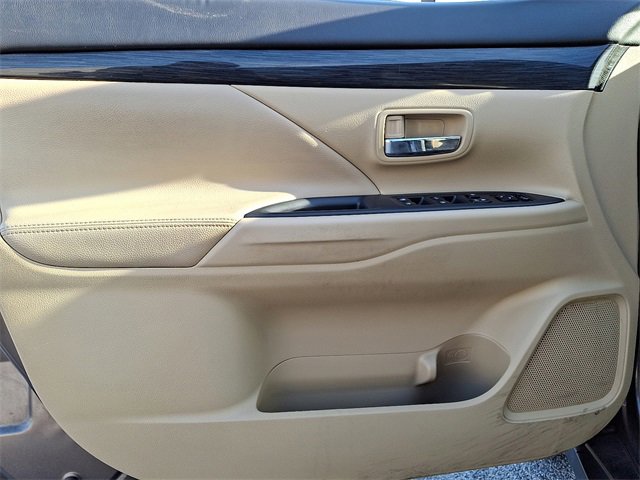 Used 2017 Mitsubishi Outlander SEL image 15