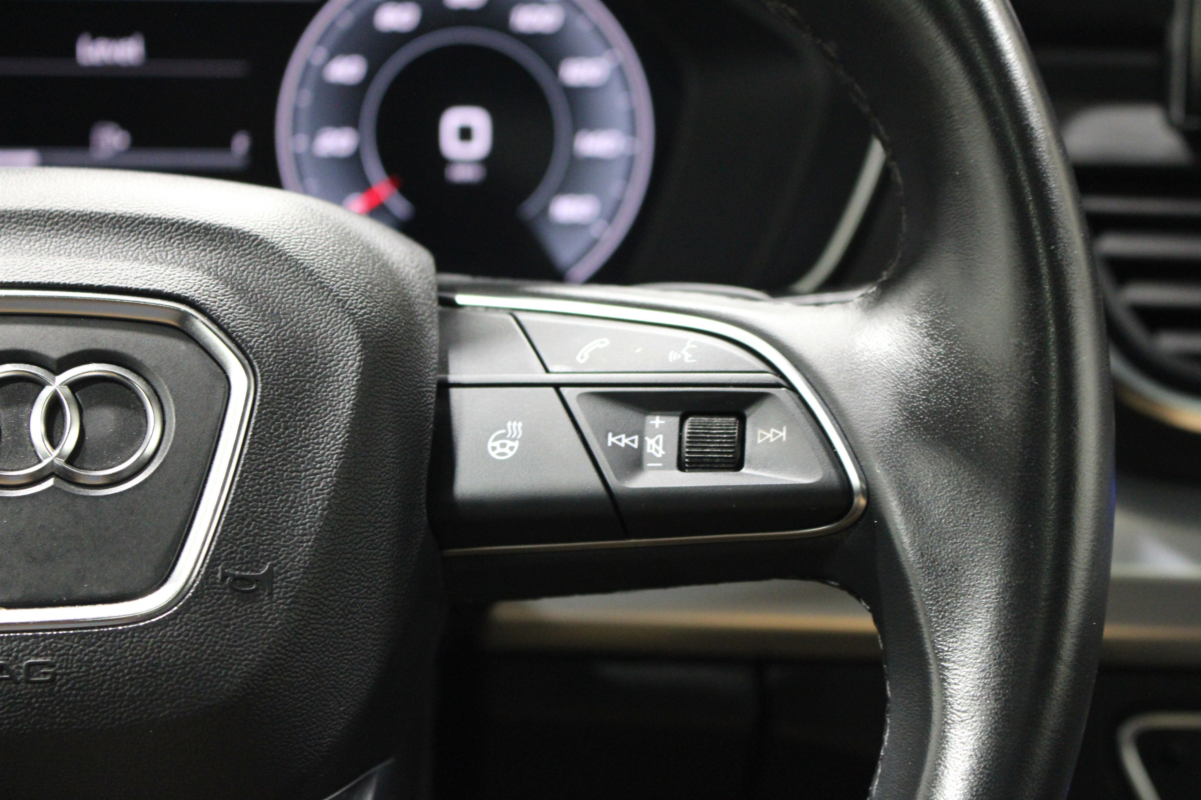 Used 2021 Audi Q5 Prestige w/ Prestige Package image 13