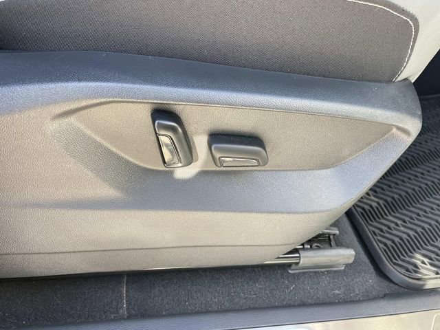 Used 2025 Volkswagen Atlas Cross Sport SEL R-Line image 27