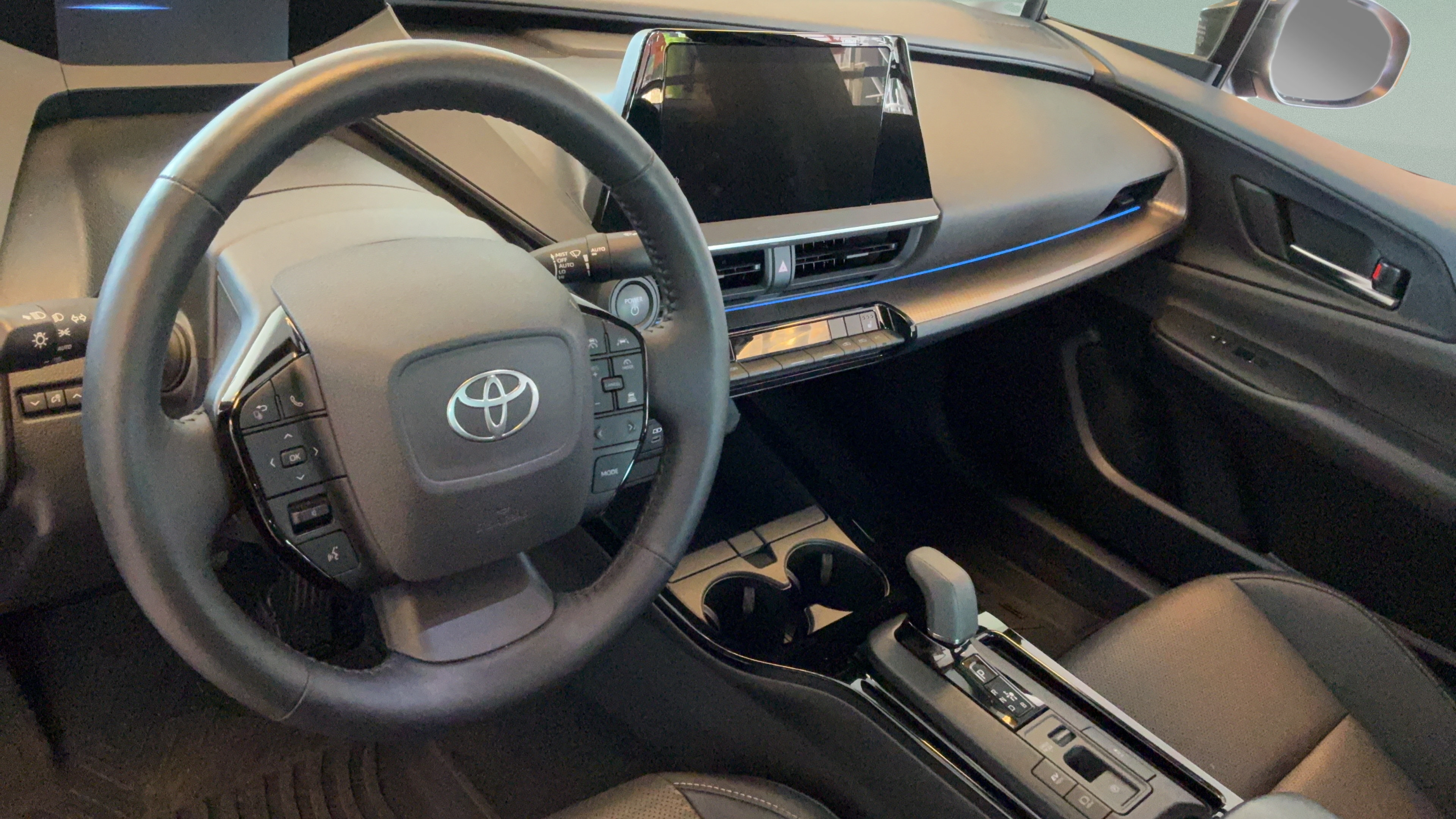 Certified 2025 Toyota Prius XLE FWD image 25