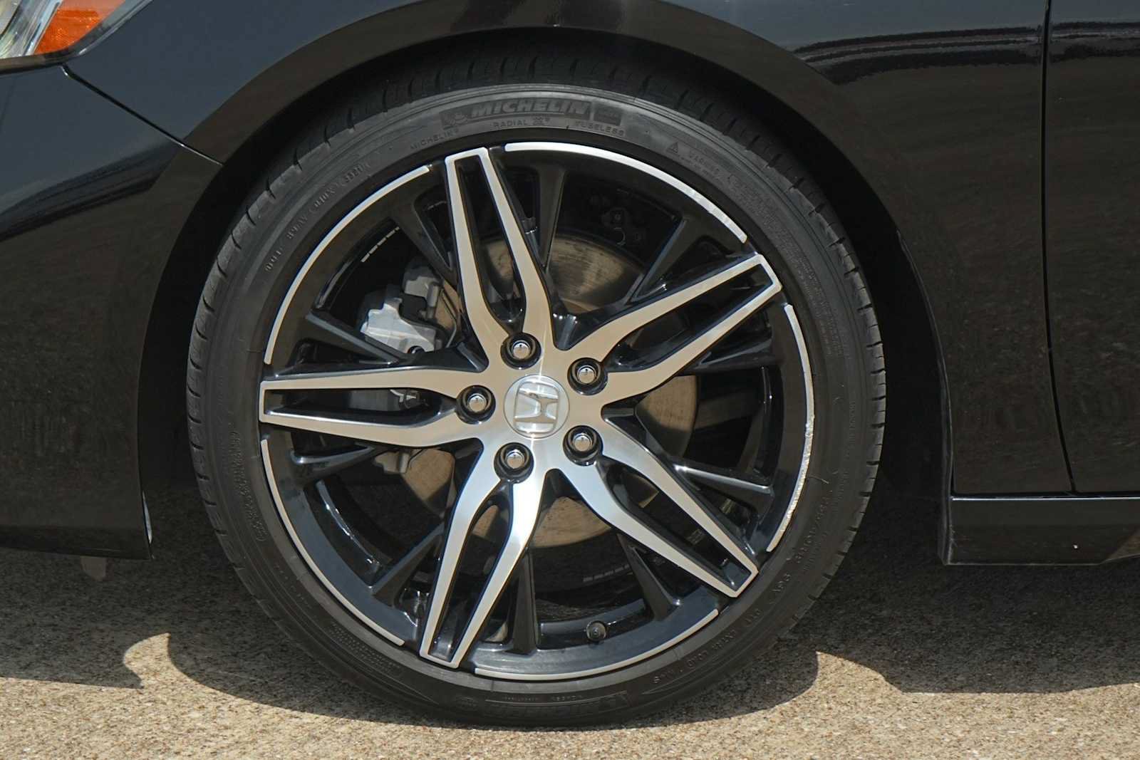 Used 2021 Honda Accord Touring image 11