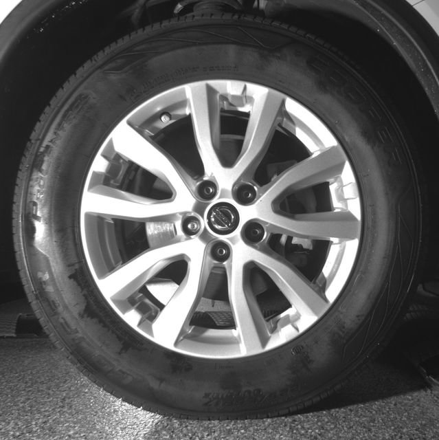 Used 2018 Nissan Rogue SV w/ Premium Package FWD image 16