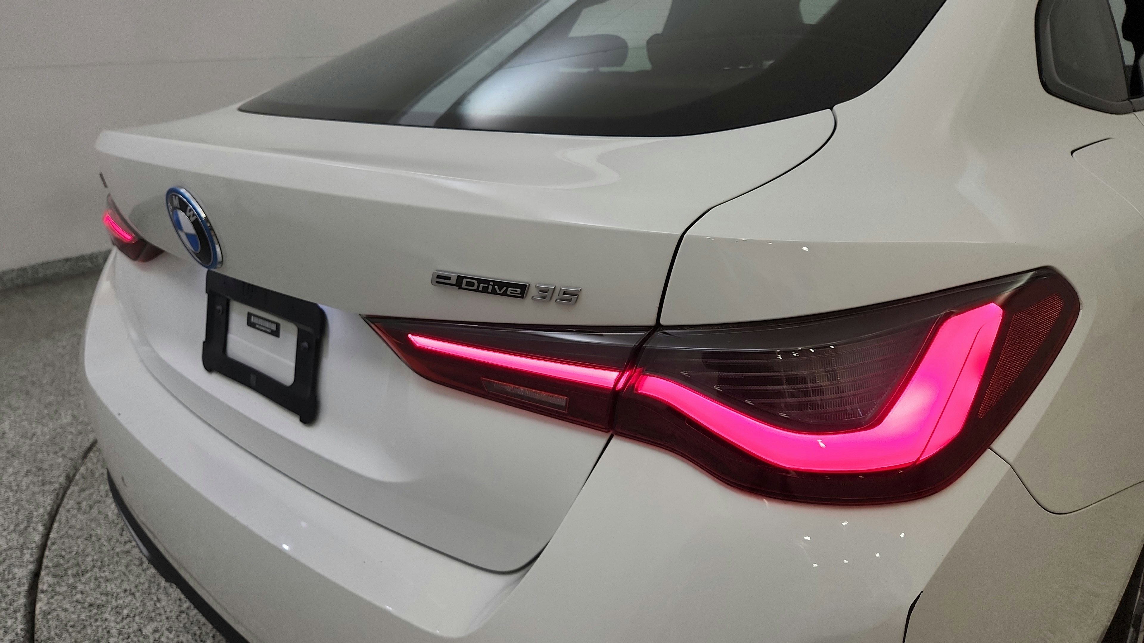Used 2023 BMW i4 eDrive35 RWD image 28