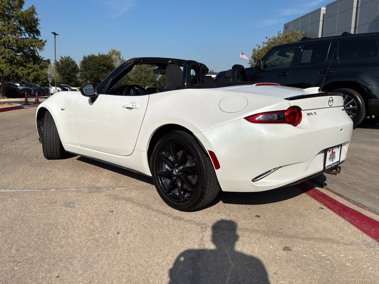 Used 2023 MAZDA MX-5 Miata Club RWD image 14