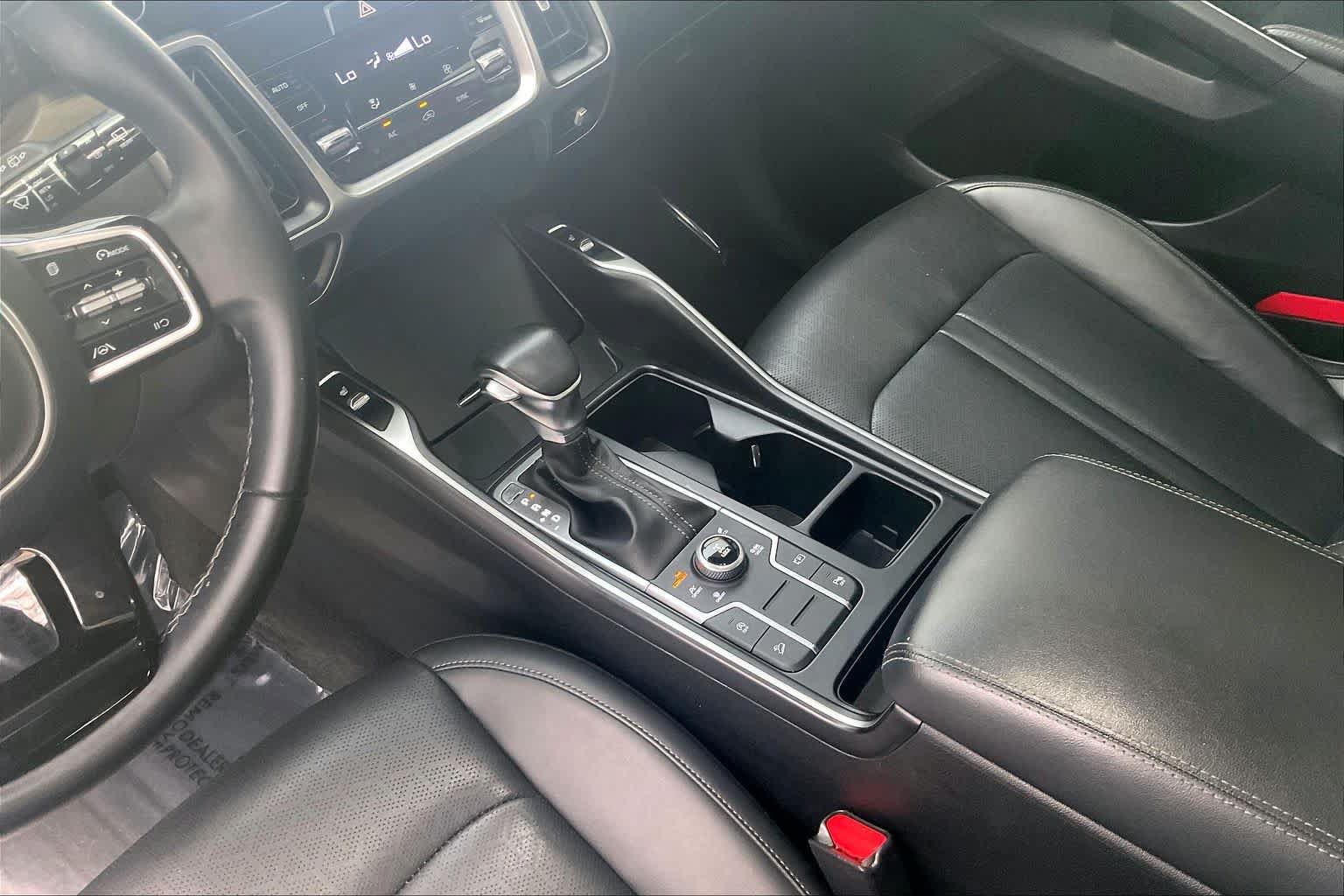 Used 2022 Kia Sorento S w/ Panoramic Sunroof Package AWD/4WD image 17