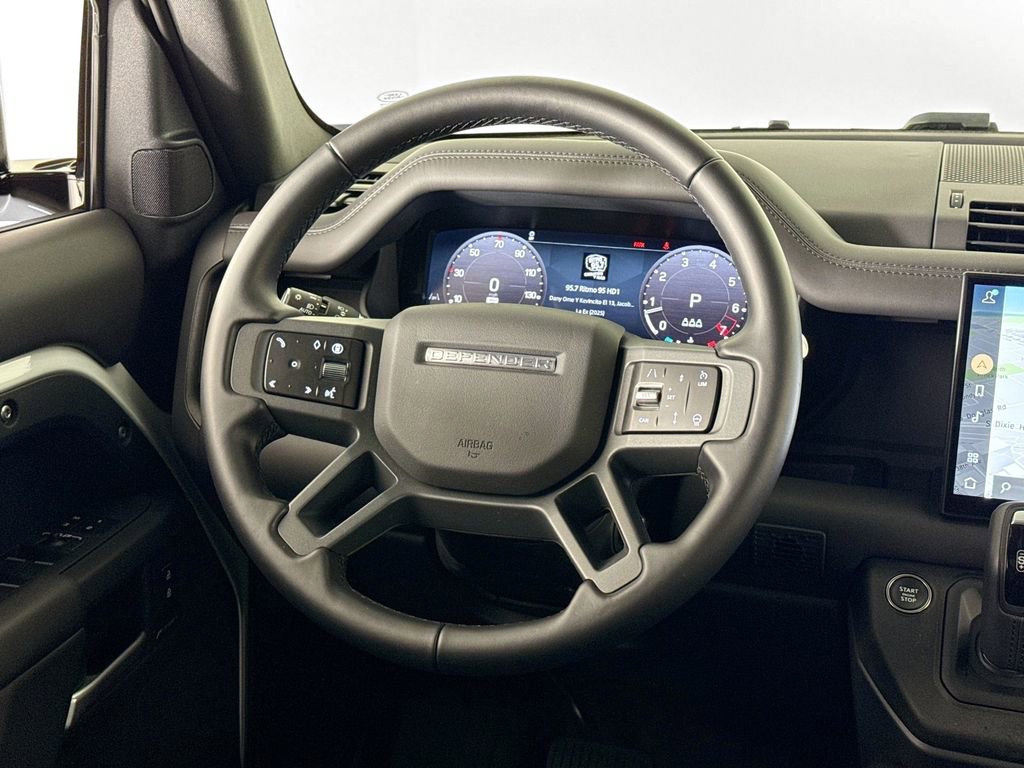 Used 2025 Land Rover Defender 110 S image 20