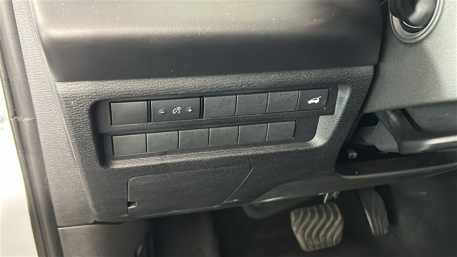 Used 2025 Mitsubishi Outlander SE AWD/4WD image 22