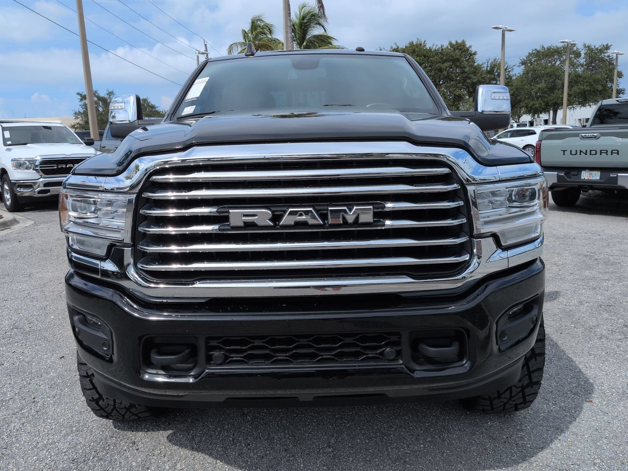 Used 2024 RAM 2500 Limited AWD/4WD image 3