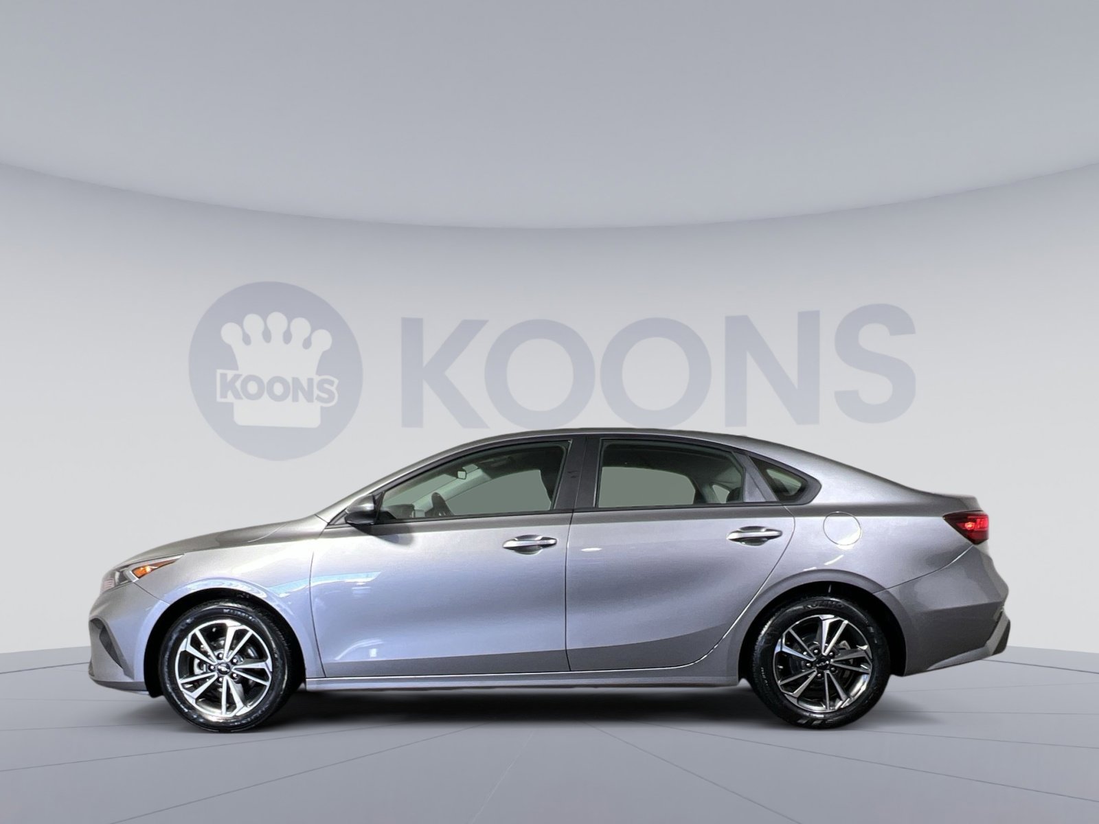 Used 2023 Kia Forte LXS image 2