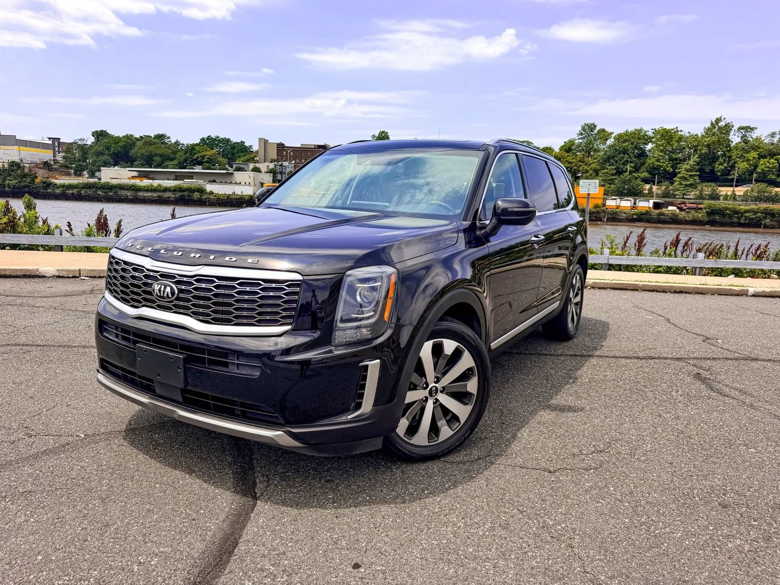 Used 2021 Kia Telluride S AWD/4WD image 2